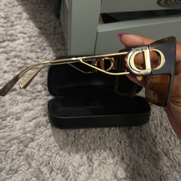 Dior 30Montaigne SU oversized sunglasses💯% Authentic - Picture 4 of 6